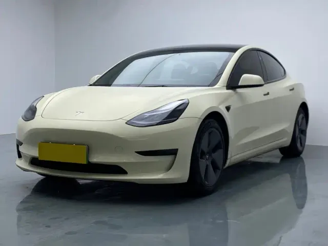 Фотография автомобиля — Tesla Model 3