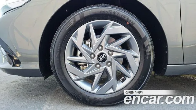 Hyundai Avante CN7 — Фото автомобиля 5
