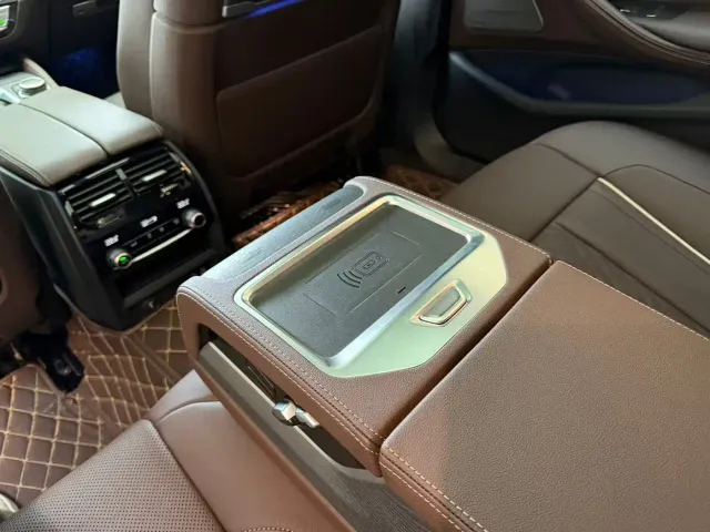BMW 5 Series — Фото автомобиля 7