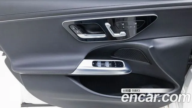Mercedes-Benz E-Class — Фото автомобиля 15