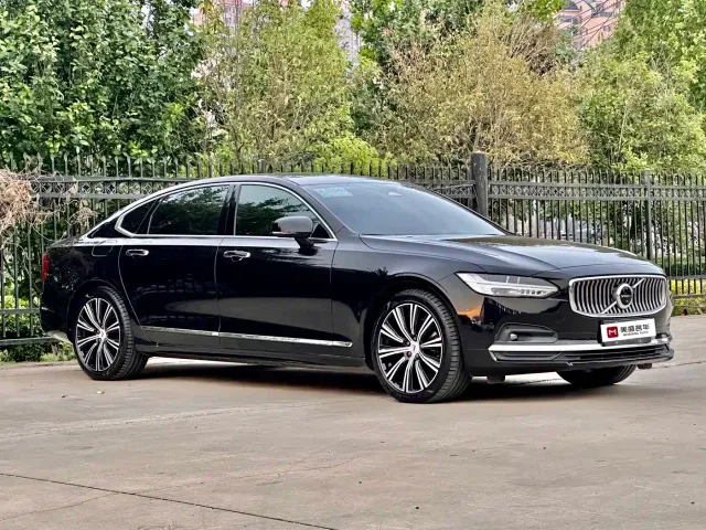 Volvo S90 — Фото автомобиля 3