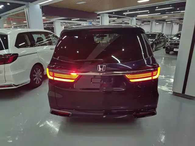 Honda Odyssey — Фото автомобиля 5