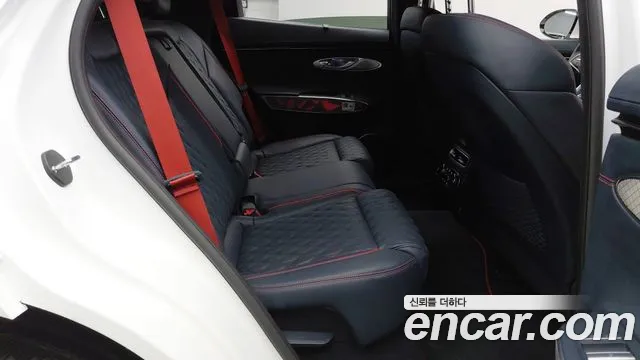 Genesis GV70 2.5T Бензин AWD — Фото автомобиля 8