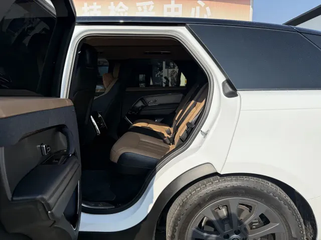 Land Rover Range Rover Sport — Фото автомобиля 9