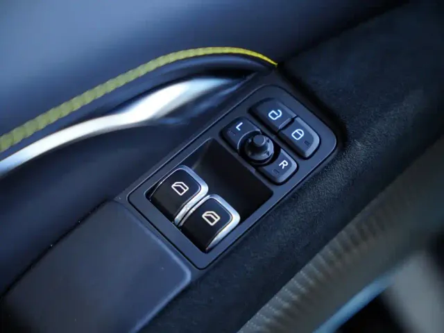 Lotus Emira — Фото автомобиля 18