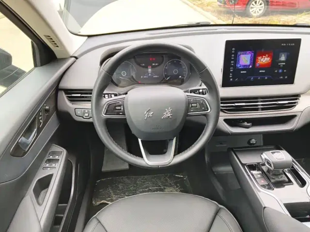 Hongqi E-QM5 — Фото автомобиля 10