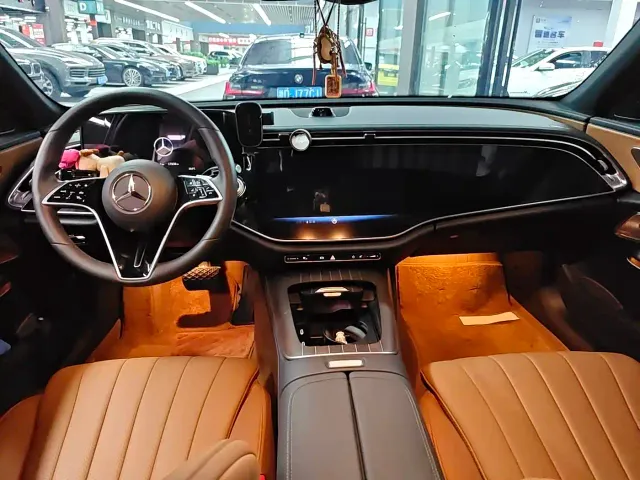 Mercedes-Benz E-Class — Фото автомобиля 9