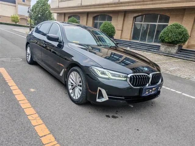 BMW 5 Series — Фото автомобиля 3