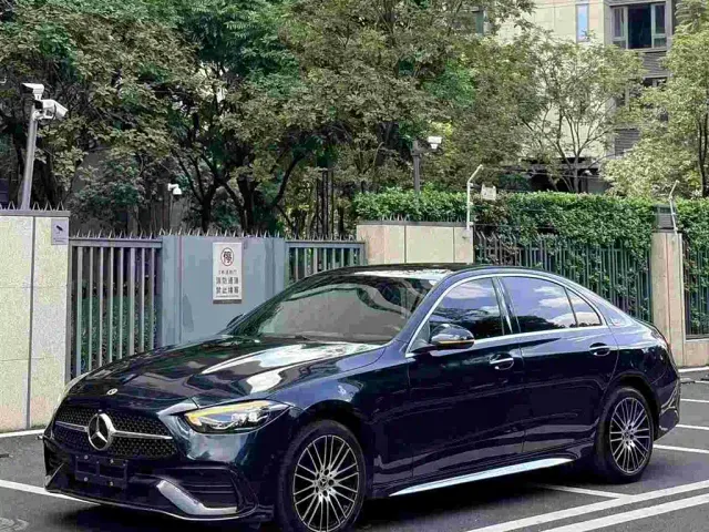 Фотография автомобиля — Mercedes-Benz C-Class
