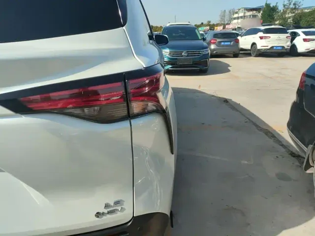 Toyota Sienna — Фото автомобиля 7