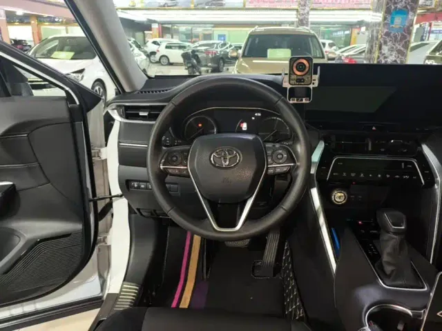 Toyota Harrier — Фото автомобиля 6
