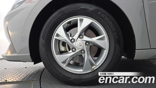 Hyundai Avante — Фото автомобиля 5