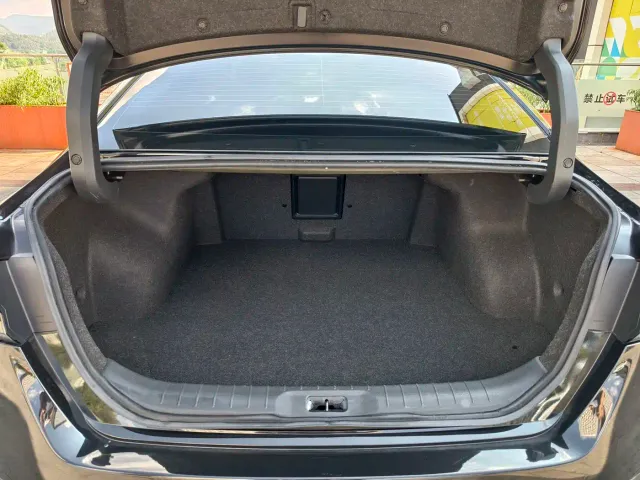 Nissan Teana — Фото автомобиля 22