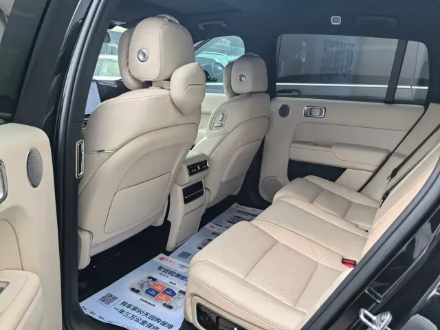 Li Auto L7 — Фото автомобиля 6