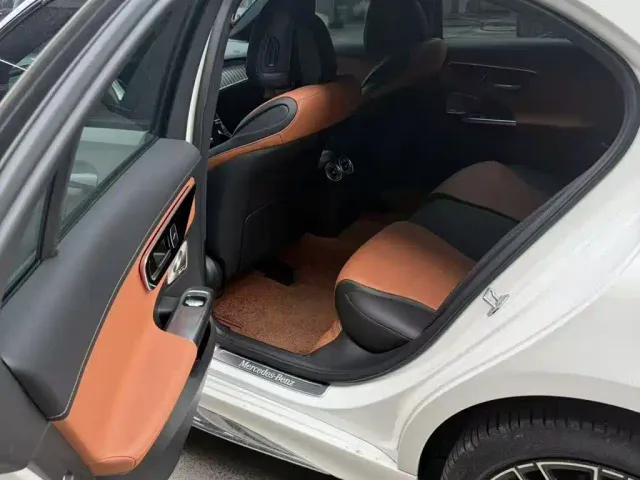 Mercedes-Benz C-Class — Фото автомобиля 3