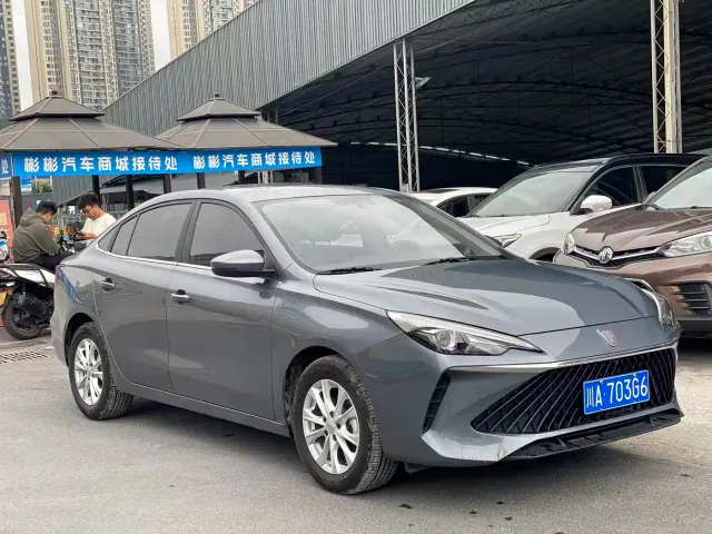 Roewe i5 — Фото автомобиля 3