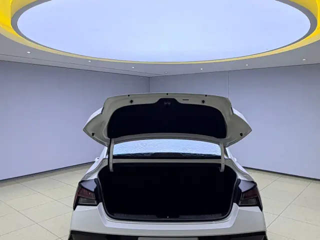 Hyundai Elantra — Фото автомобиля 7