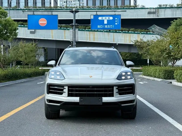 Porsche Cayenne — Фото автомобиля 2