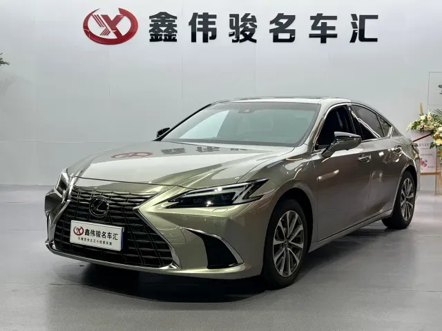 Lexus ES — Фото автомобиля 2