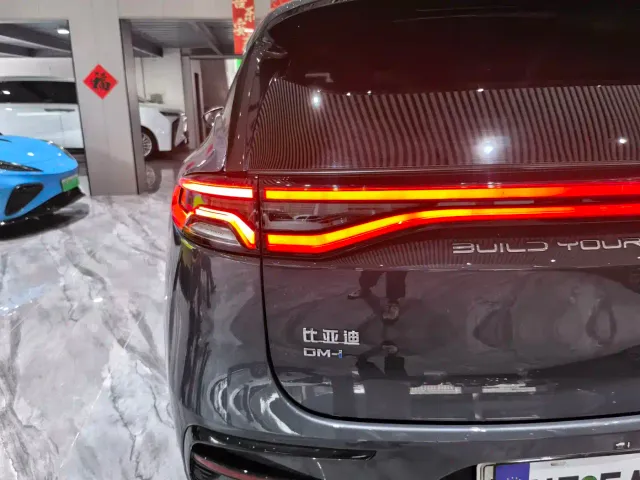 BYD Tang — Фото автомобиля 23