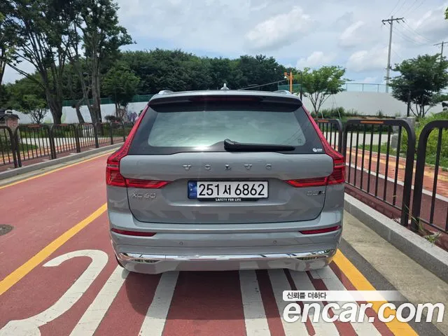 Вольво XC60 — Фото автомобиля 4