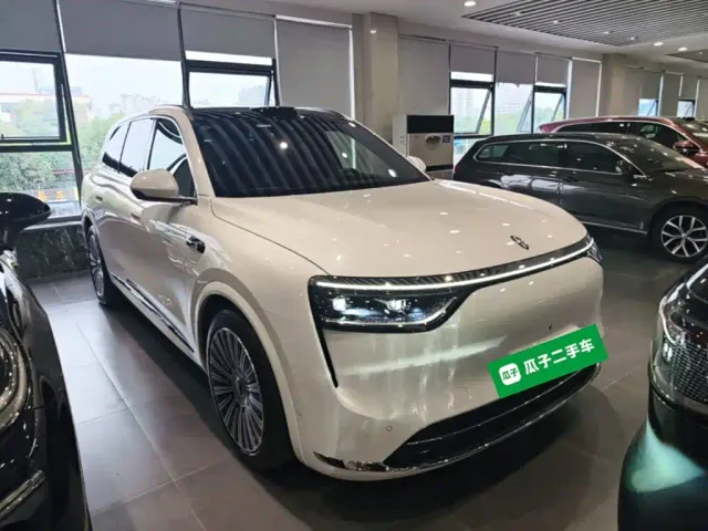 Aito M8 — Фото автомобиля 3