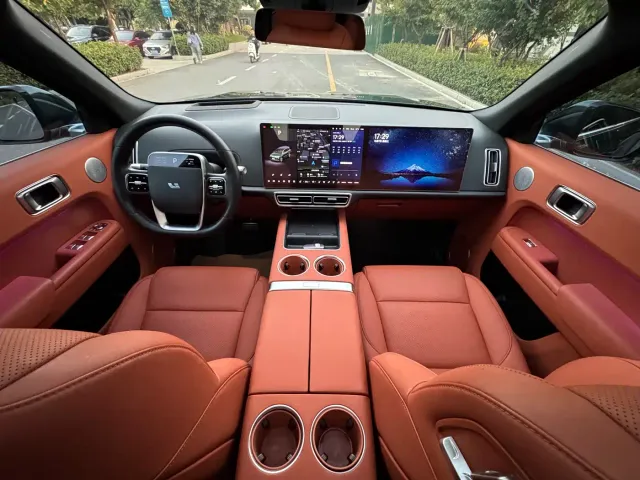 Li Auto L9 — Фото автомобиля 6