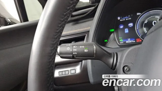 Lexus UX — Фото автомобиля 30