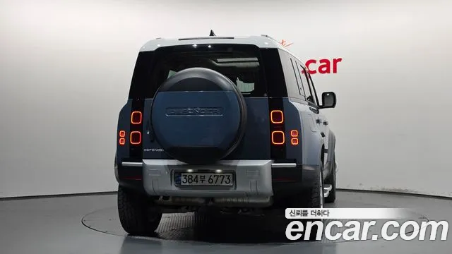 Land Rover Defender — Фото автомобиля 4