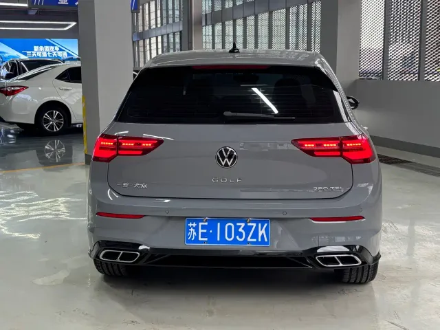 Volkswagen Golf — Фото автомобиля 15
