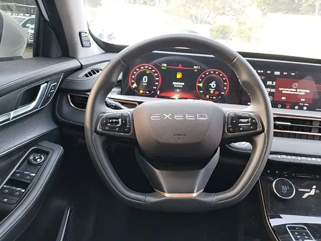 Exeed Chasing Wind C-DM — Фото автомобиля 6