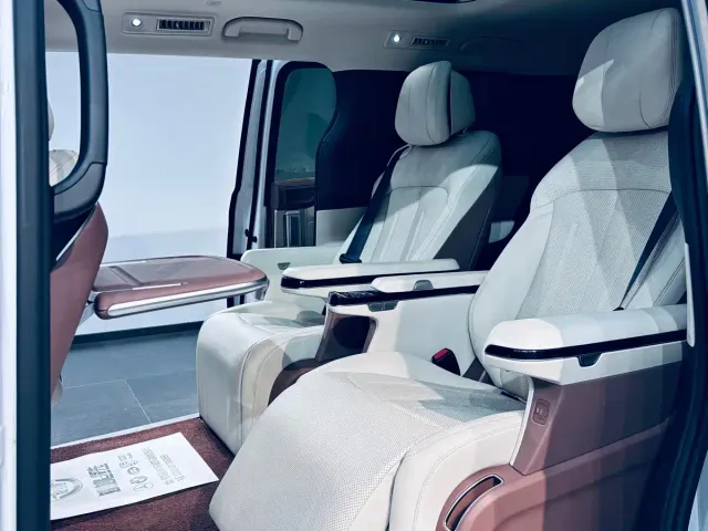 BYD Xia — Фото автомобиля 12