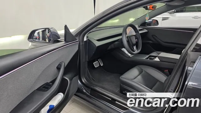 Tesla Model 3 — Фото автомобиля 15