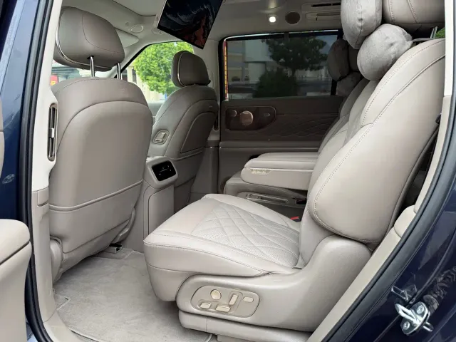 IM Motors LS9 — Фото автомобиля 11
