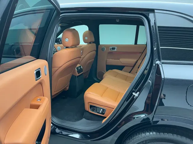 Li Auto L7 — Фото автомобиля 17