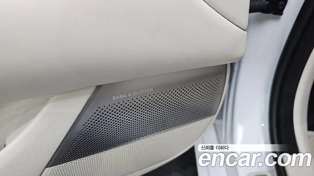 Genesis G90 Бензин 3.5 Turbo e-S/C AWD LWB — Фото автомобиля 24