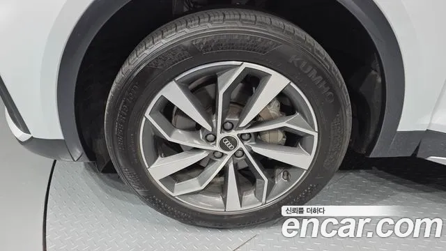 Audi Q5 45 TFSI quattro Sportback — Фото автомобиля 5
