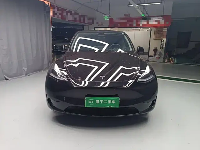 Tesla Model Y — Фото автомобиля 2