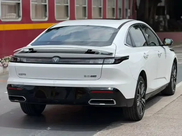 Changan Eado — Фото автомобиля 9