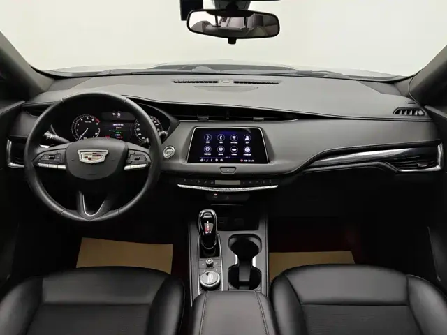 Cadillac XT4 — Фото автомобиля 12