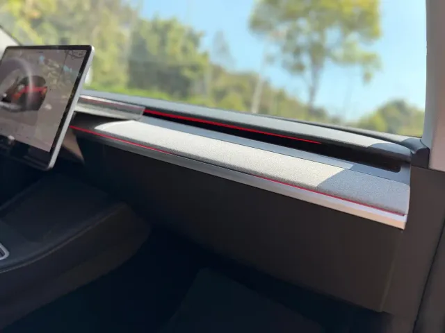 Tesla Model Y — Фото автомобиля 30