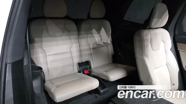 Volvo XC90 — Фото автомобиля 12