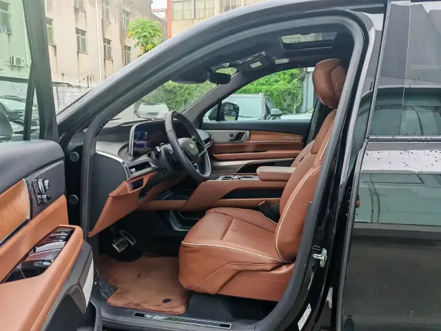 Cadillac Vistiq — Фото автомобиля 8