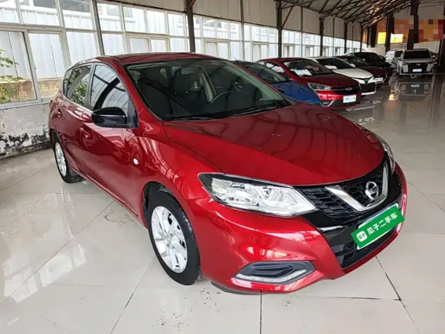 Nissan Tiida — Фото автомобиля 3