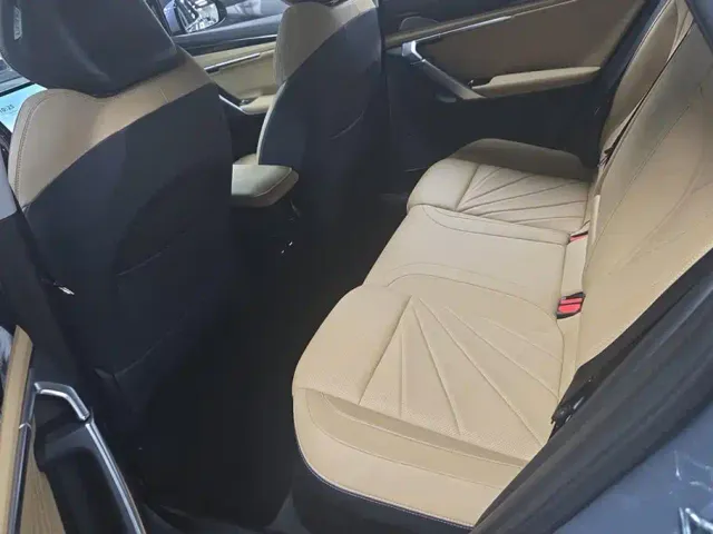 Geely Boyue L — Фото автомобиля 11