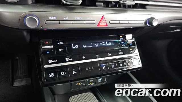 Hyundai Grandeur Grandeur (GN7) 2.5 Бензин 2WD — Фото автомобиля 27