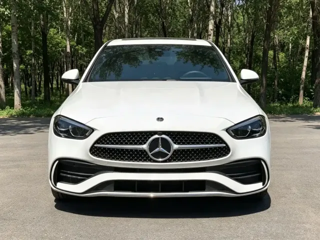 Mercedes-Benz C-Class — Фото автомобиля 2