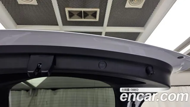 Tesla Model Y — Фото автомобиля 30