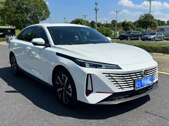 Фотография автомобиля — Changan Eado