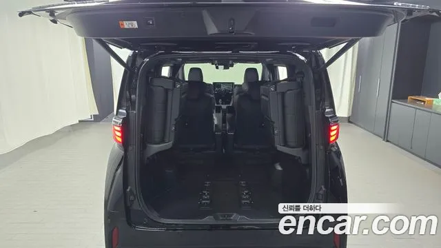 Toyota Alphard — Фото автомобиля 29